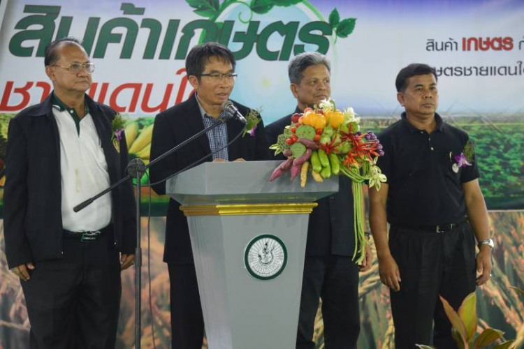 เปิดงานตลาดนัดสินค้าเกษตร ชายแดนใต้ที่นราธิวาส
